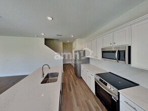 1887 Crooked Crk St in St. Cloud, FL - Building Photo - Building Photo