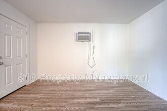 15216 Bellaire Ave in Grandview, MO - Building Photo - Building Photo