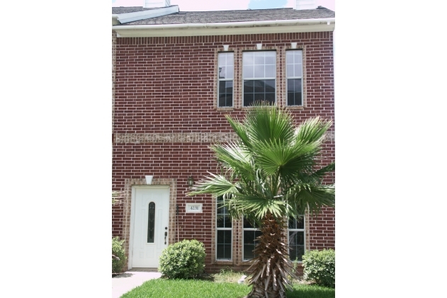 Bowling Green Town Homes in Pasadena, TX - Foto de edificio