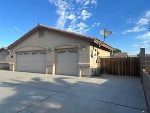 11138 E 26th St in Yuma, AZ - Foto de edificio - Building Photo
