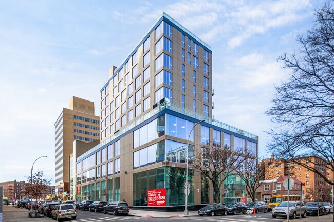 Rego Tower in Rego Park, NY - Building Photo - Building Photo