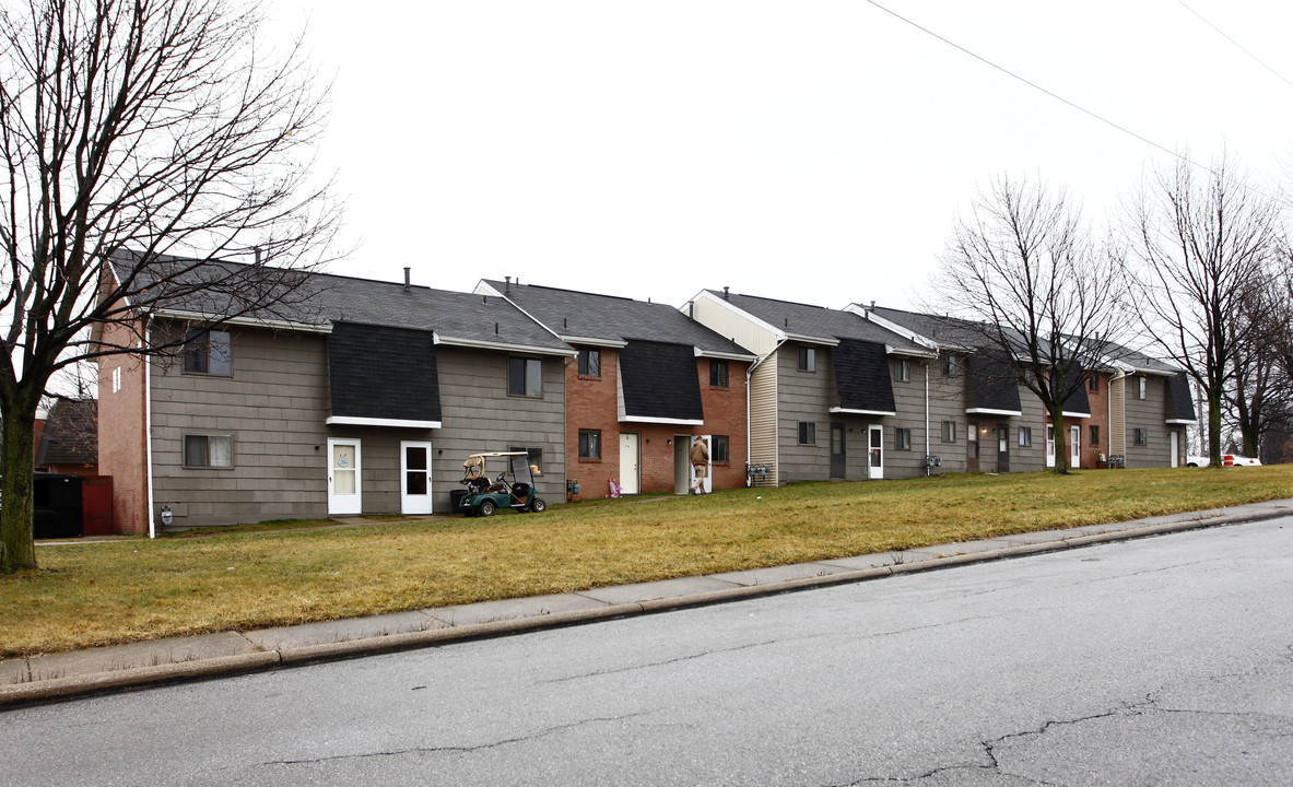 Northwest Village Apartments in Mansfield, OH - Building Photo