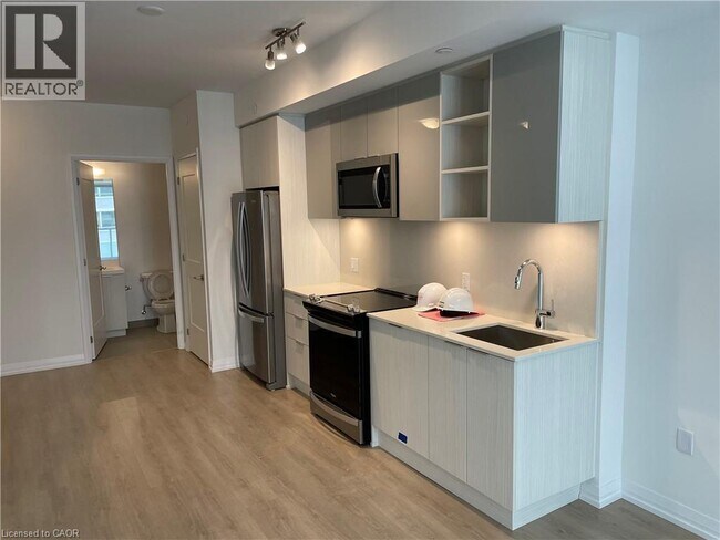 25 Holly St in Toronto, ON - Building Photo - Building Photo