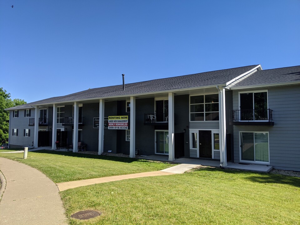 Tiffany Pointe in Peoria, IL - Building Photo