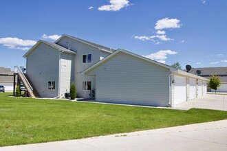 2334 Lexi Loop SE in Mandan, ND - Building Photo - Building Photo