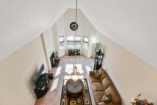 28 Kensington Dr in Piscataway, NJ - Building Photo - Building Photo