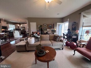 2714 Windy Bush Rd in Newtown, PA - Building Photo - Building Photo