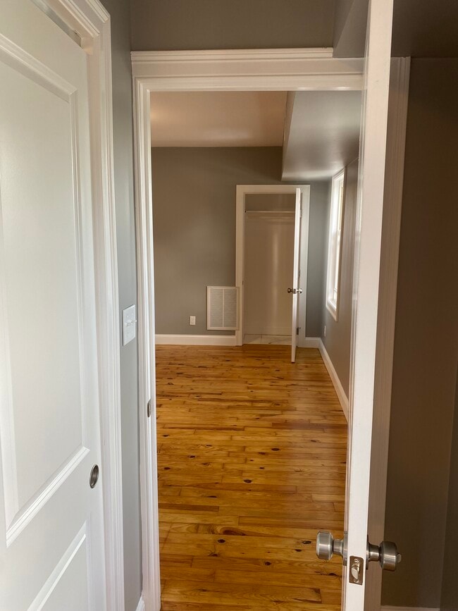 1190 Plymouth Ave, Unit 2 N, Unit 2 N