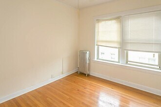 1954 W Winona St, Unit 1916-3 in Chicago, IL - Building Photo - Building Photo