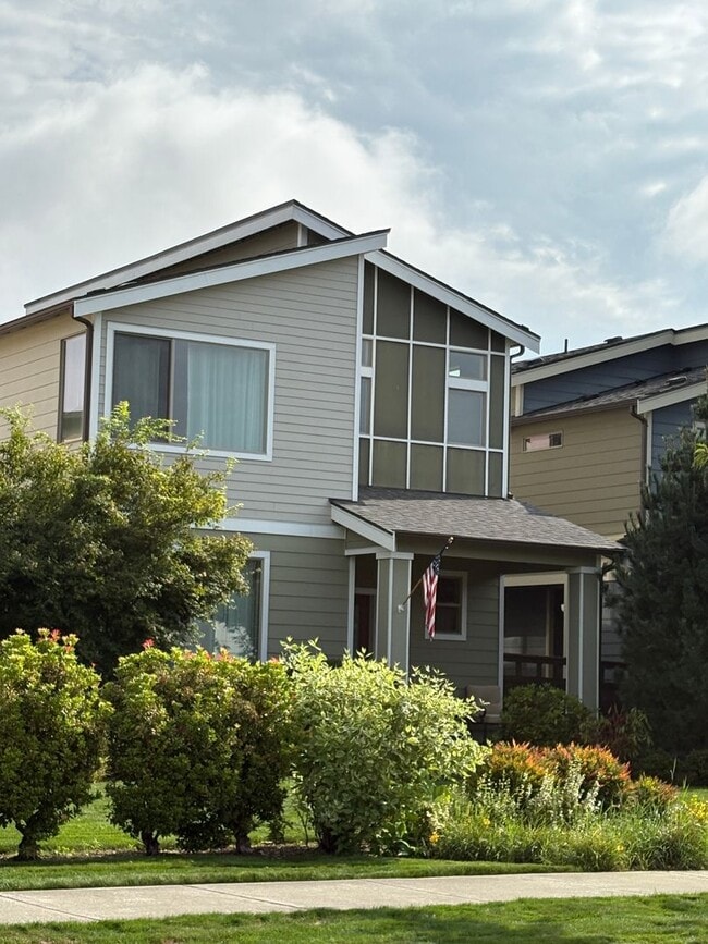 32953 Skyline Ln in Black Diamond, WA - Building Photo - Building Photo