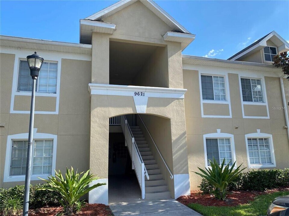 9621 Lakedale Way in Riverview, FL - Building Photo