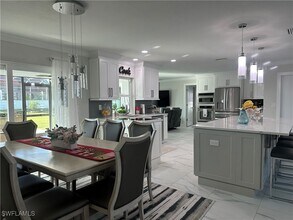 200 SW 10th Terrace in Cape Coral, FL - Building Photo - Building Photo