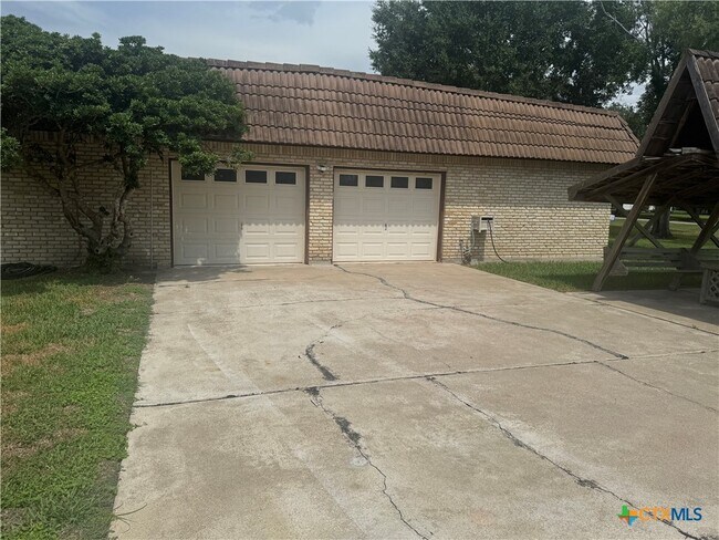 6 Ramona Ln in Victoria, TX - Building Photo - Building Photo