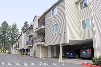 11710 SE Powell Blvd in Portland, OR - Building Photo - Building Photo