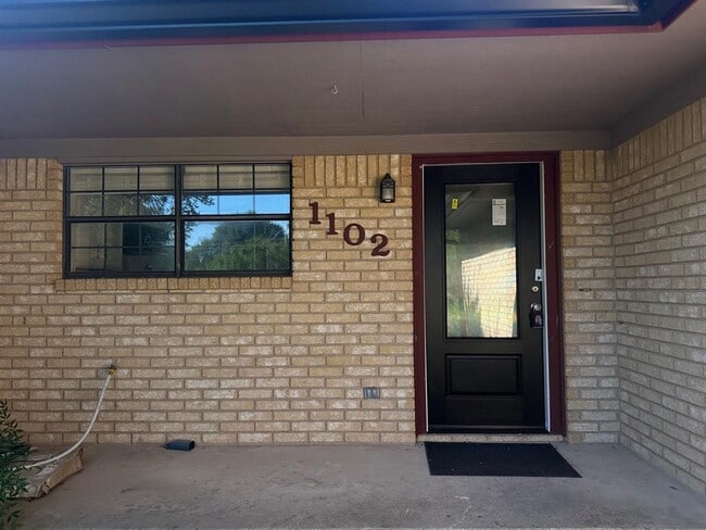 property at 1102 Serenada Dr