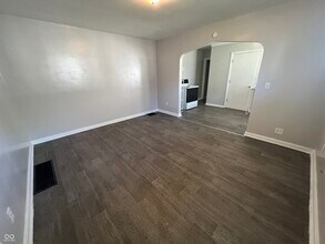 320 N Sherman Dr in Indianapolis, IN - Building Photo - Building Photo