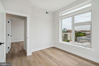 720 W Thompson St in Philadelphia, PA - Building Photo - Building Photo