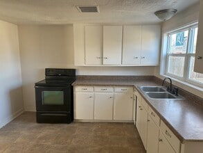 1229 N Woodland St in Amarillo, TX - Building Photo - Building Photo
