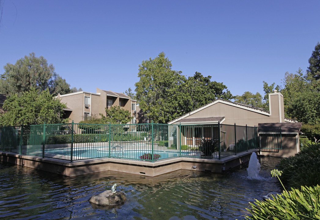 Spring Meadow in Pleasant Hill, CA - Foto de edificio