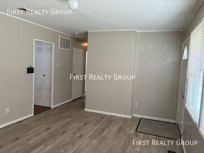 1498 Elaine St in Dayton, OH - Building Photo - Building Photo