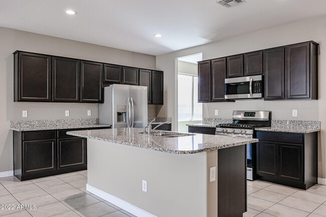 30038 W Rockmount Ave in Buckeye, AZ - Building Photo - Building Photo