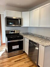 875 W Oak St in Zionsville, IN - Foto de edificio - Building Photo