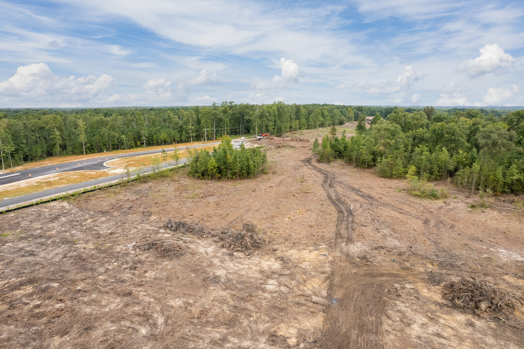 13400 Genito Rd in Midlothian, VA - Building Photo