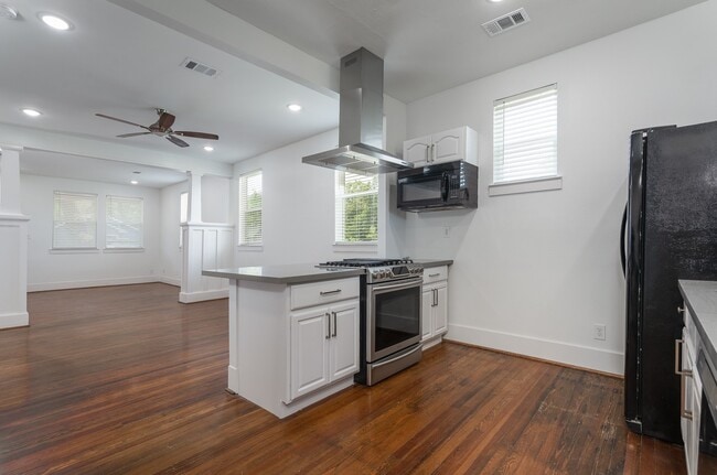 property at 2311 Lee St