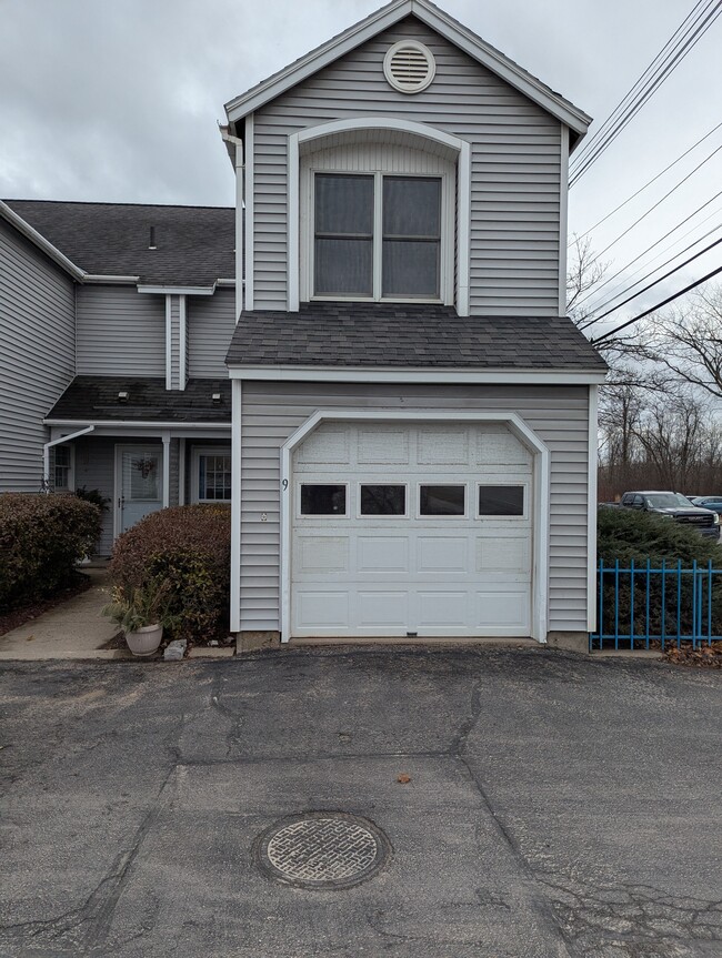 9 Edgewater Estates, Unit 9 Edgewater in Plattsburgh, NY - Building Photo - Building Photo