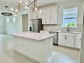 10478 Sea Breeze Rdg Dr in Englewood, FL - Building Photo - Building Photo