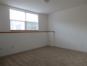 1062 Dryden Rd in Ithaca, NY - Foto de edificio - Building Photo