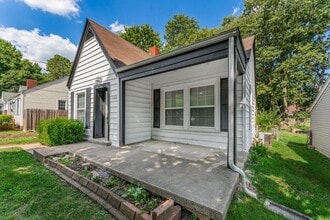 1068 S New Ave in Springfield, MO - Building Photo - Building Photo