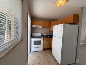 400 Metcalf Ct in West Palm Beach, FL - Building Photo - Building Photo