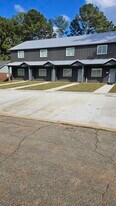 109 Acacia Ct, Unit D in Leesburg, GA - Building Photo