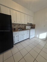 1400 N 17th Ave in Hollywood, FL - Building Photo