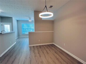 6505 Above Tide Pl in Flowery Branch, GA - Foto de edificio - Building Photo