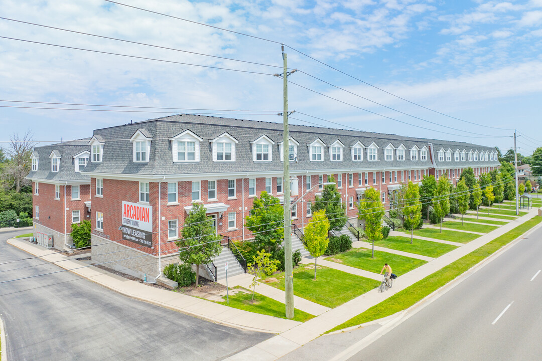 Arcadian Students in Barrie, ON - Building Photo