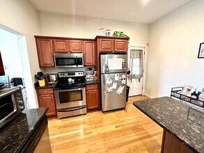 26 Cherry St in Waltham, MA - Building Photo - Building Photo
