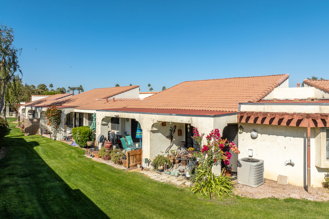 Parkview Villas in Rancho Mirage, CA - Building Photo