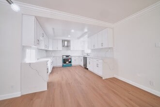 6335 Whitsett Ave in Los Angeles, CA - Building Photo - Building Photo