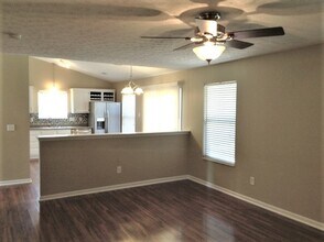 391 Sherman Dr in Franklin, OH - Foto de edificio - Building Photo