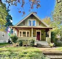 5035 NE 12th Ave in Portland, OR - Building Photo