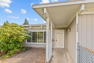 4504 223rd St SW in Mountlake Terrace, WA - Building Photo - Building Photo