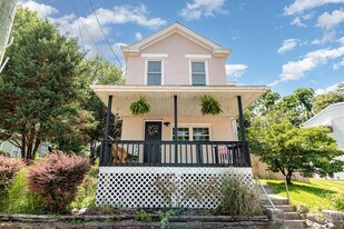 8 Carneal St in Ludlow, KY - Building Photo