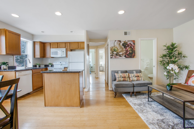 3339 10th Pl SE in Washington, DC - Building Photo - Building Photo