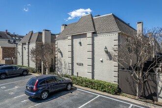 Sycamore Condos in Dallas, TX - Building Photo - Building Photo