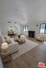 620 N Poinsettia Pl in Los Angeles, CA - Building Photo - Building Photo