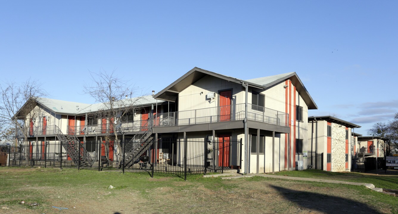 Beaux House in Dallas, TX - Building Photo