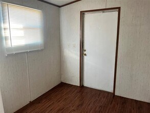 1139 Market St in Tye, TX - Foto de edificio - Building Photo