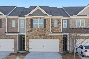 2203 Blue Monarch Dr in Buford, GA - Building Photo